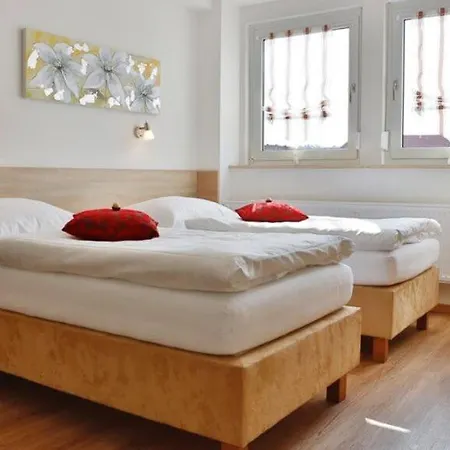 ホテル ダス ファルク アパートメントハウス 3*